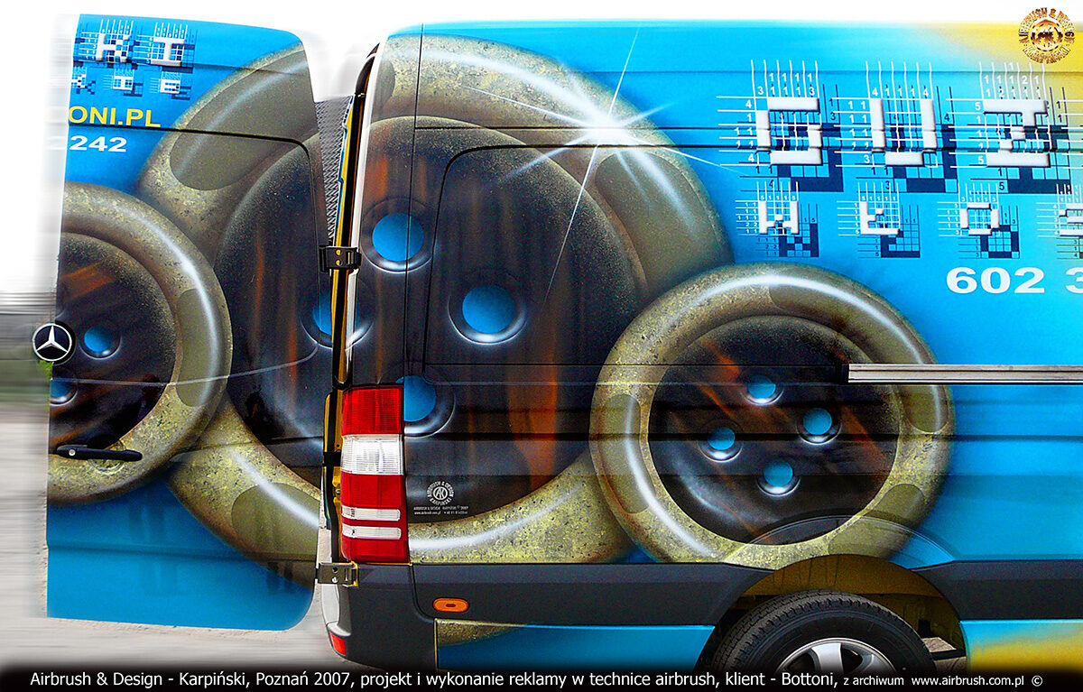 Reklama włoskich guzików Bottoni w technice airbrush na samochodzie Mercedes Sprinter.