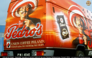 Reklama samochodowa kawy Pedros dla Strauss Cafe Poland na Iveco Daily 30-8 Maxi.