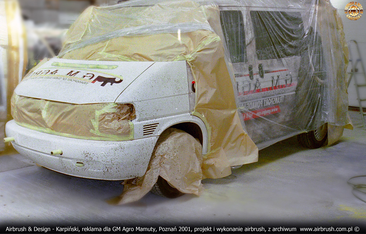 Proces malowania reklamy na VW Transporter T4 dla GM Agro Mamuty.