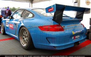 Levis projekt i reklama na samochodzie Porsche 911 w technice folii samoprzylepnych 2013 r.
