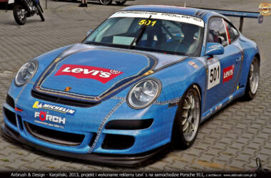 Levis projekt i reklama na samochodzie Porsche 911 w technice folii samoprzylepnych 2013 r.