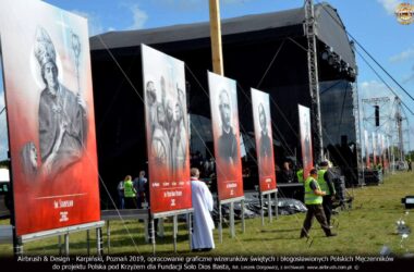 Meczennicy Polscy dla Polska pod Krzyżem.