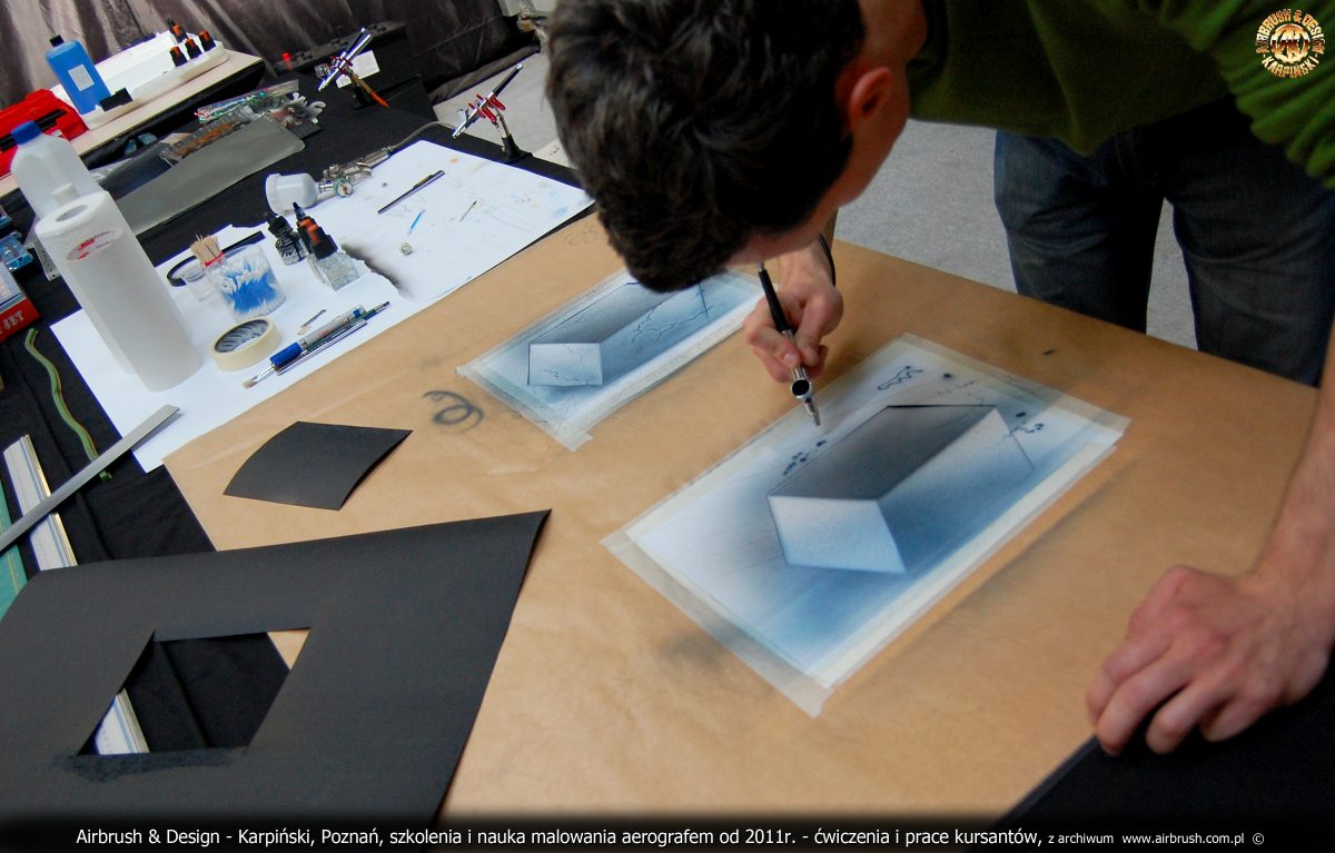 Szkolenia airbrush, nauka malowania aerografem w pracowni Andrzeja Karpińskiego.